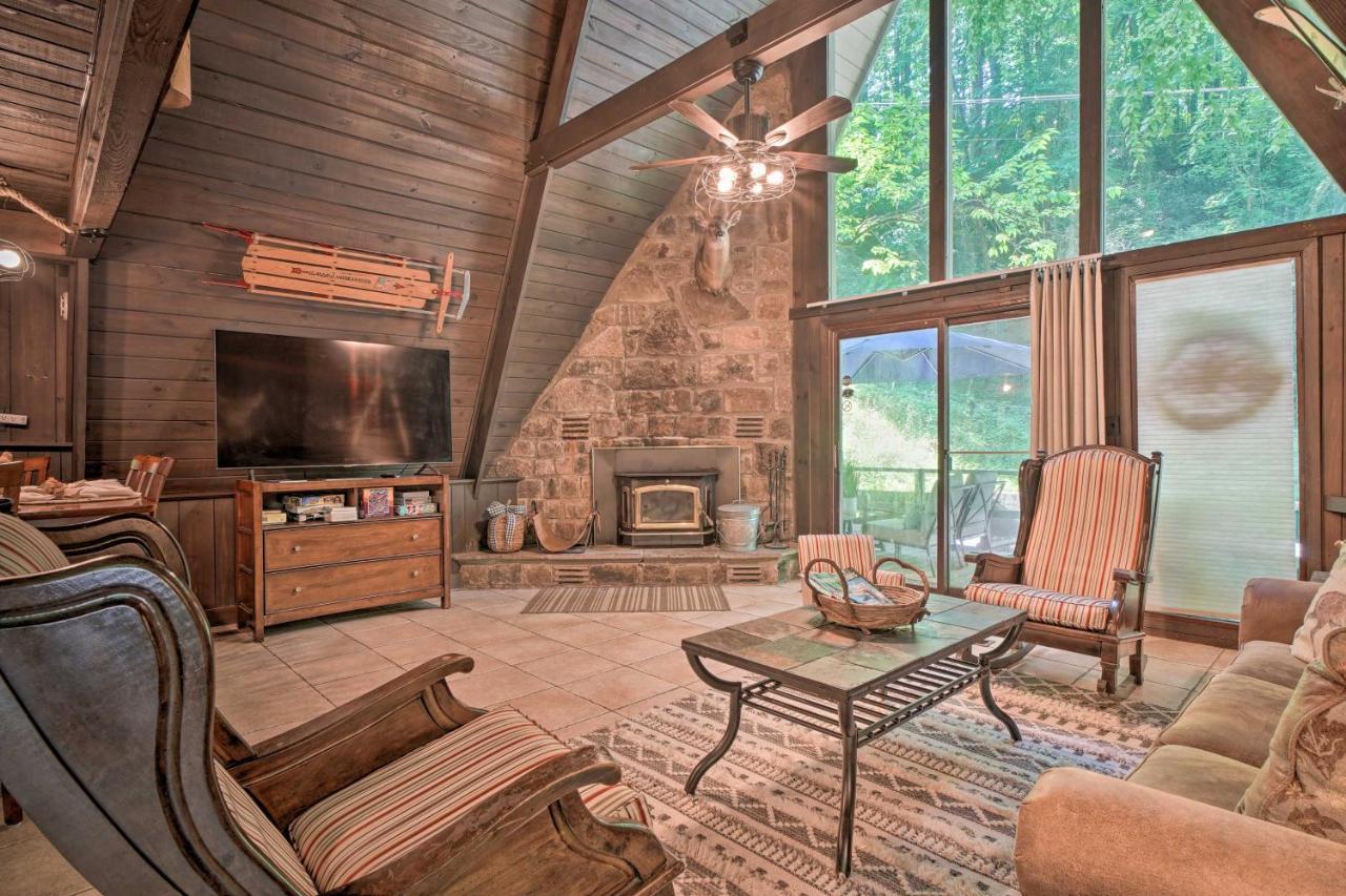 Snuggle Inn In The Heart Of Chalet Village! ガトリンバーグ エクステリア 写真